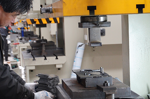 Stamping Tooling Cost: Who Pays and How to Budget