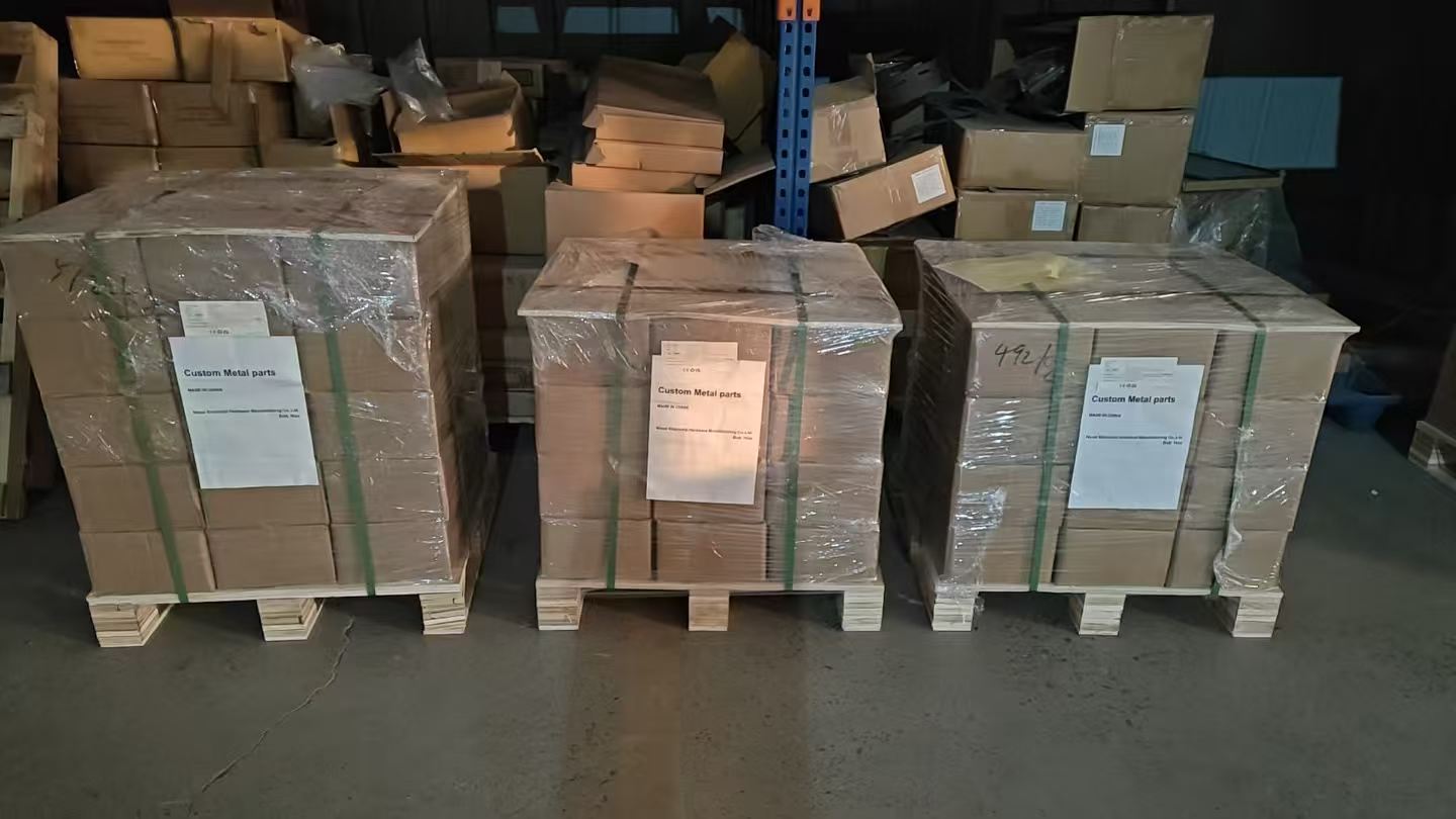 Pallets with English shipping marks